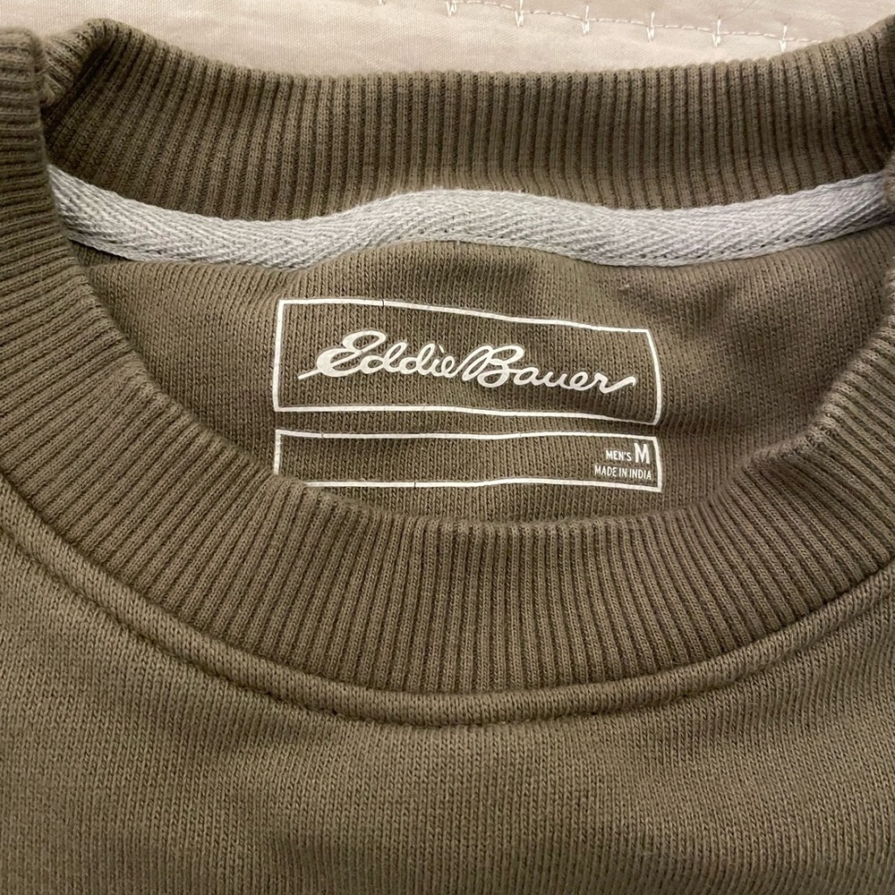 Eddie Bauer Pullover - Picture 2 of 3